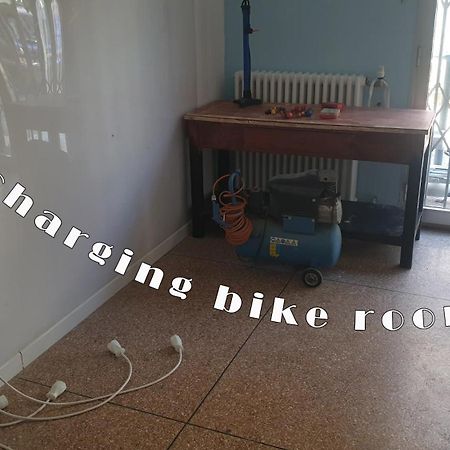 Piccolo Hotel Holiday Center Finale Ligure Eksteriør billede