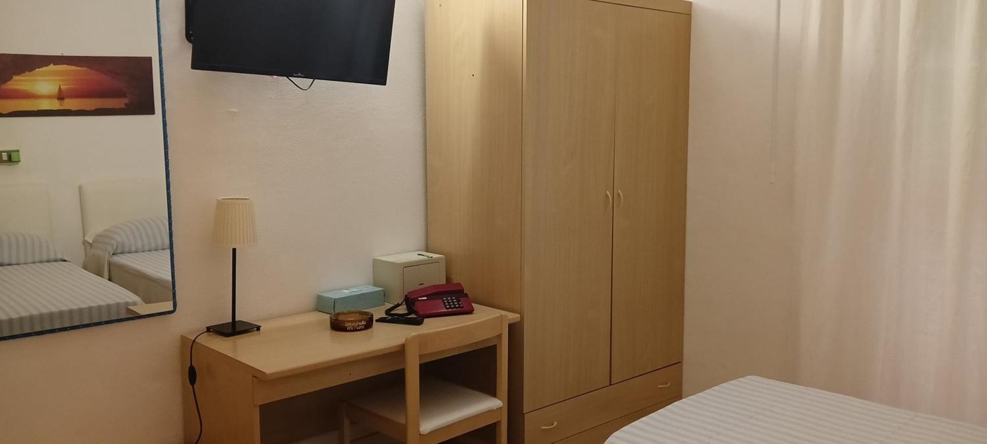 Piccolo Hotel Holiday Center Finale Ligure Eksteriør billede