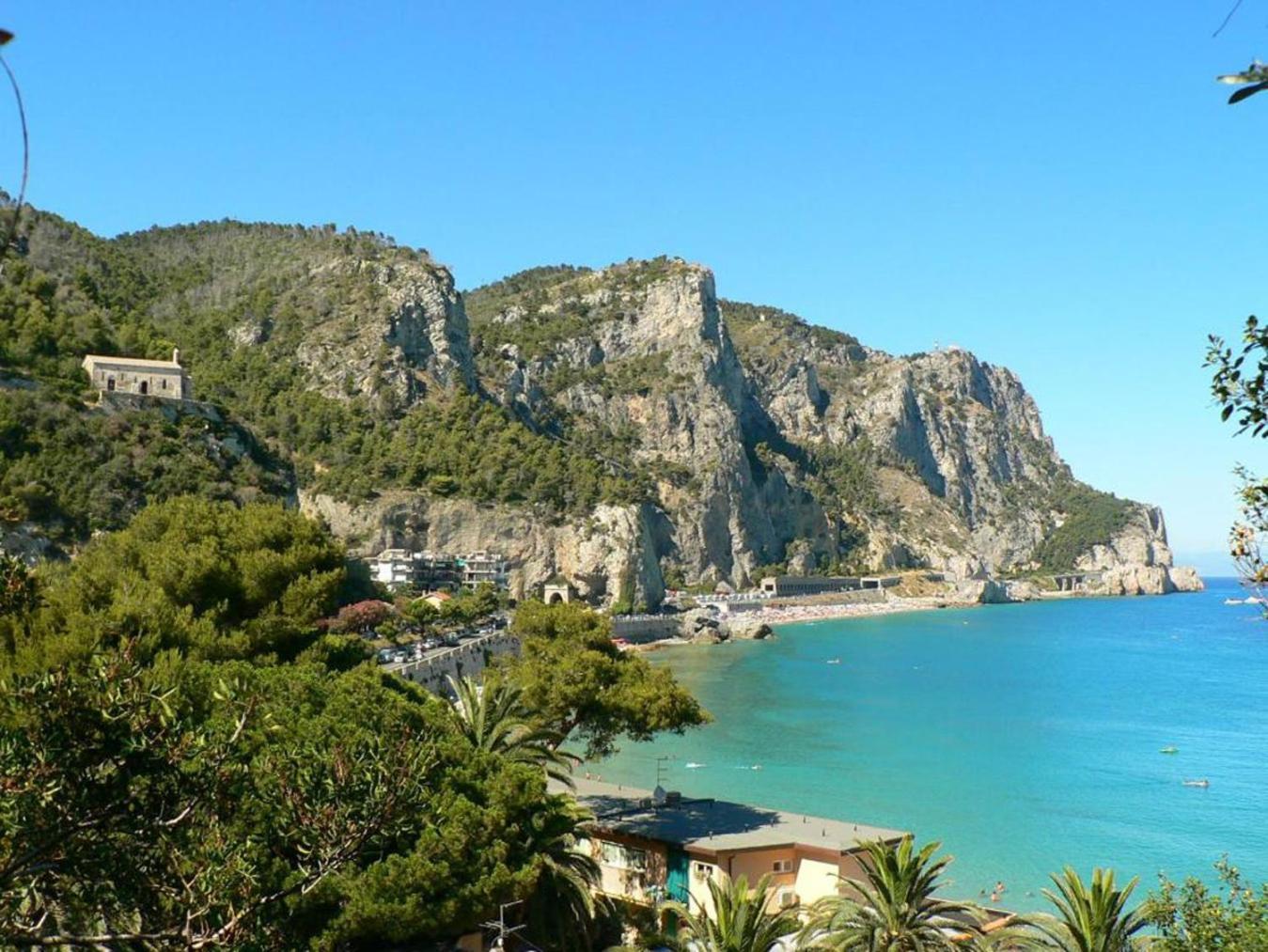 Piccolo Hotel Holiday Center Finale Ligure Eksteriør billede