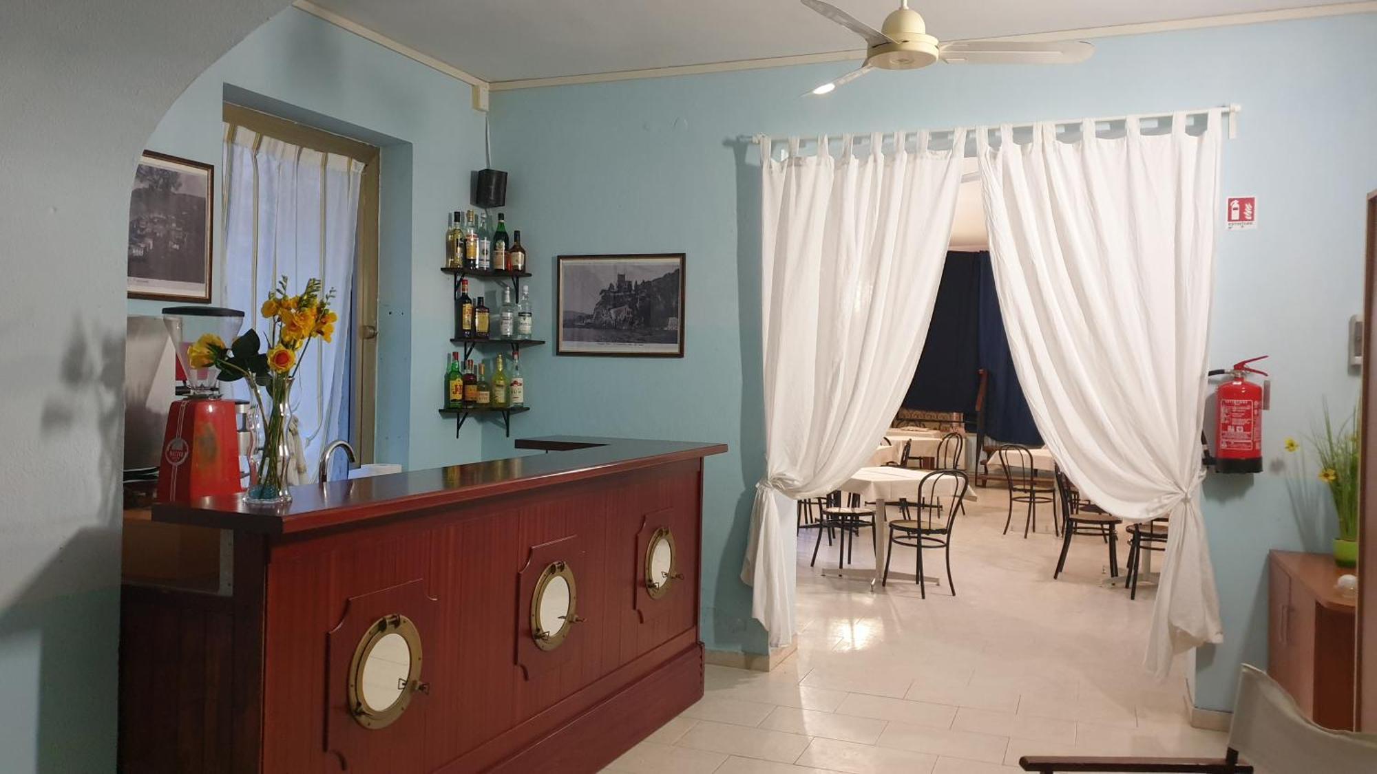 Piccolo Hotel Holiday Center Finale Ligure Eksteriør billede