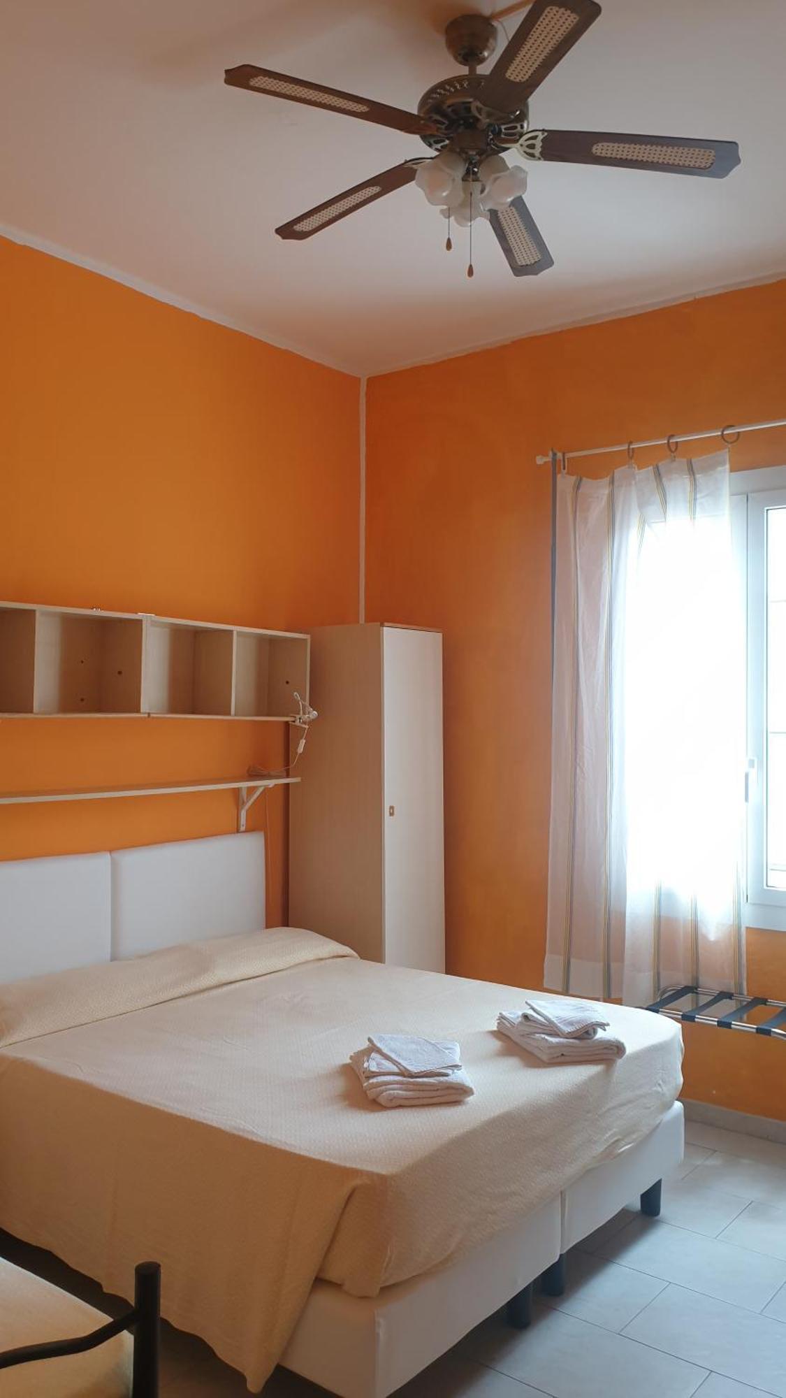 Piccolo Hotel Holiday Center Finale Ligure Eksteriør billede