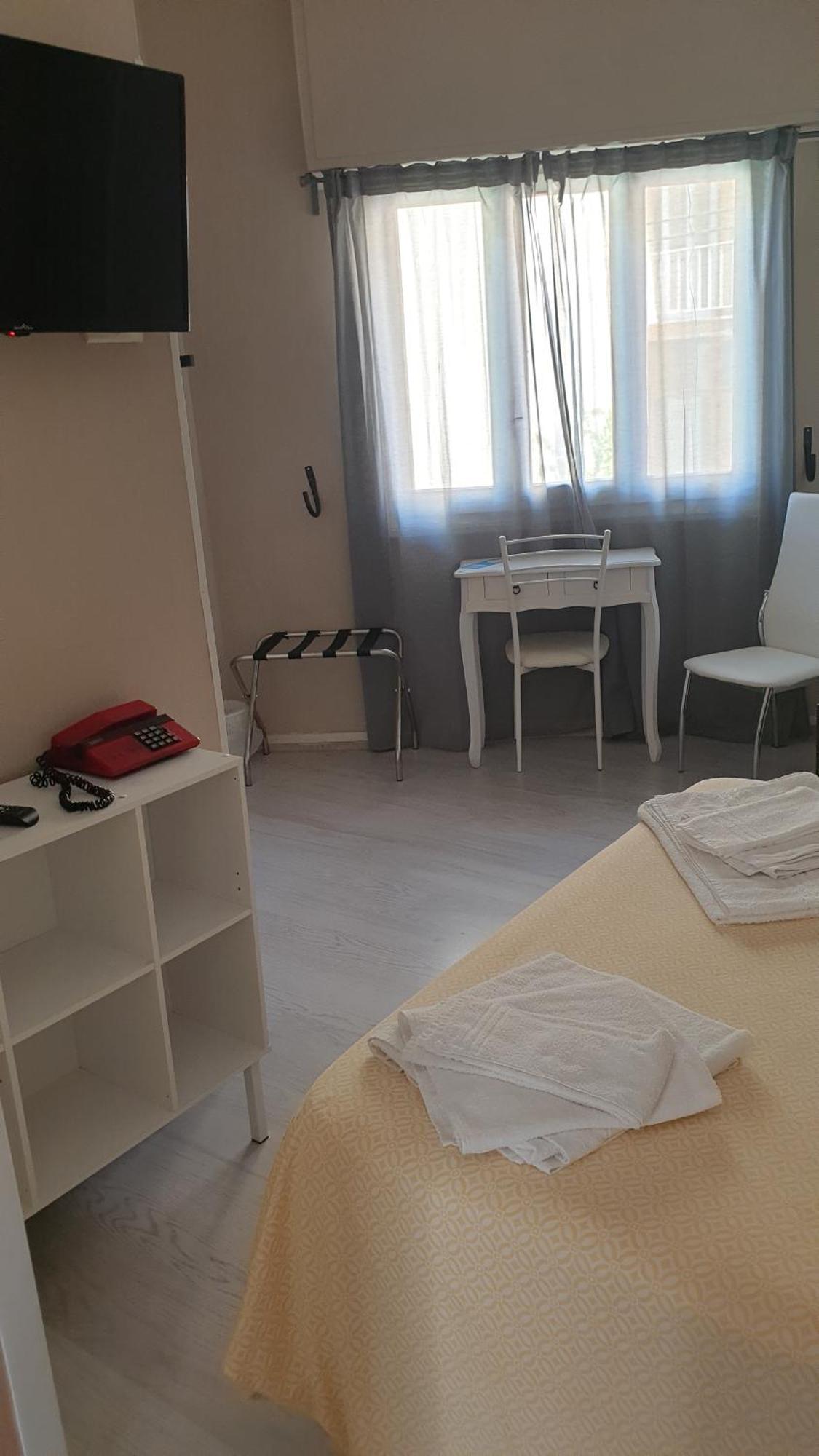 Piccolo Hotel Holiday Center Finale Ligure Eksteriør billede